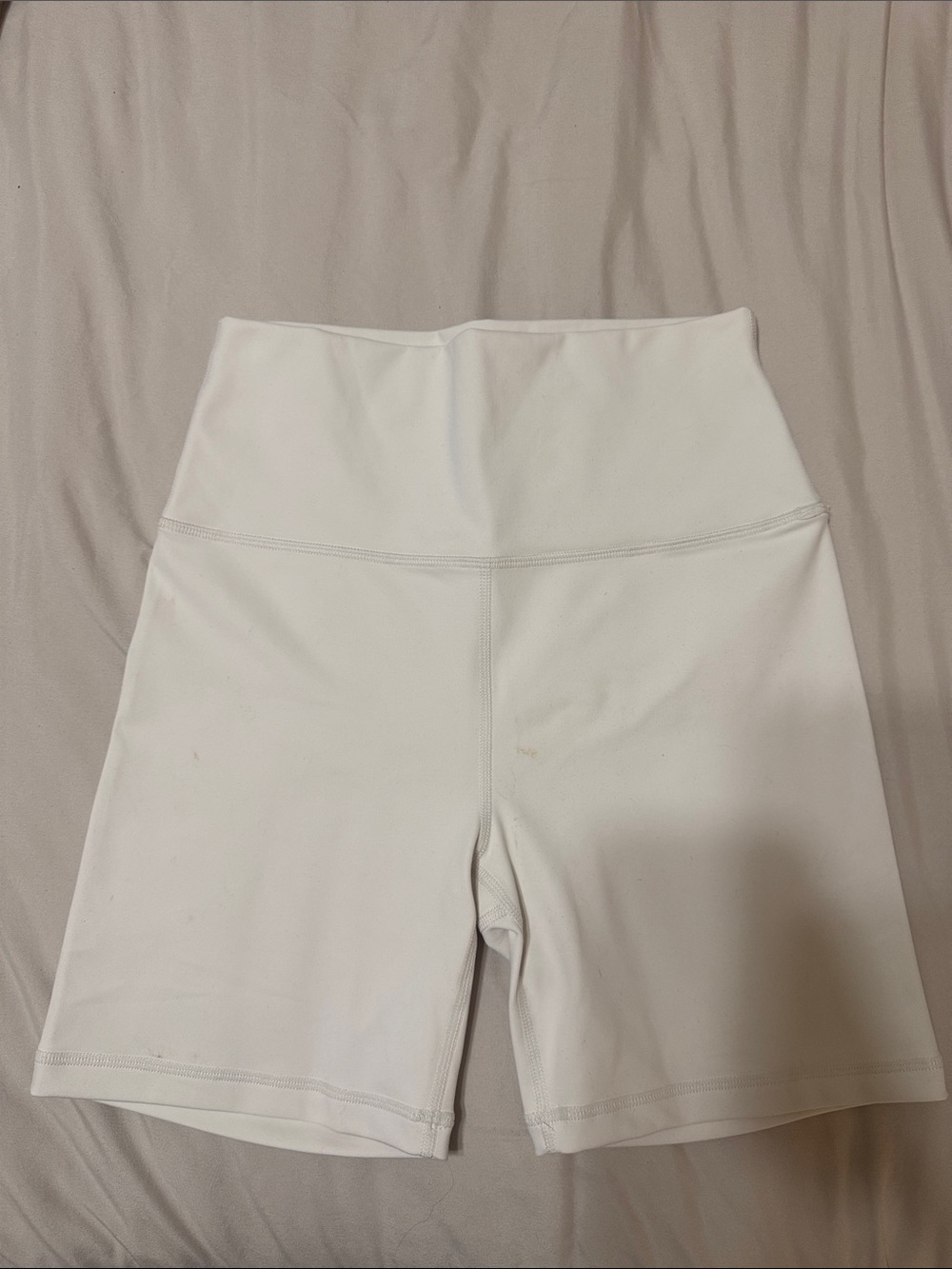 BRAND NEW SET Active Luxform Shorts (Medium) - Blanc